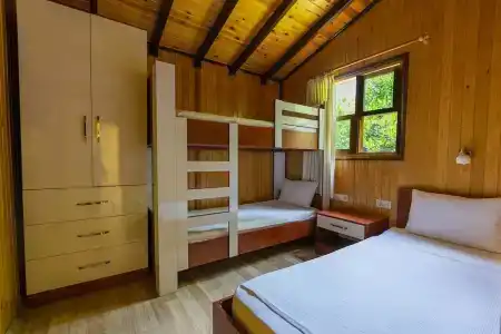 Caretta Caretta Pension - 62