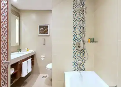 Hilton Garden Inn Dubai Al Muraqabat - Deira - 71