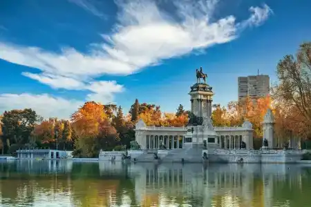 Radisson RED Madrid - 4