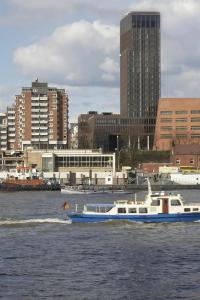 Empire Riverside - 2