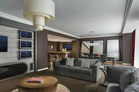 Chicago Downtown, Autograph Collection - 92