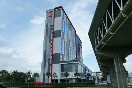 ibis Bangkok IMPACT - 65