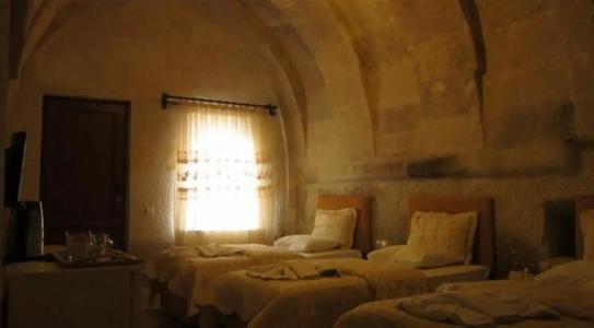 Falcon Cave Suites - 66