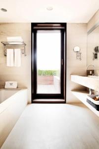 Square Nine Belgrade-The Leadings of The World - 34