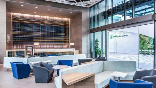 Holiday Inn Express Bangkok Soi Soonvijai, an IHG - 51