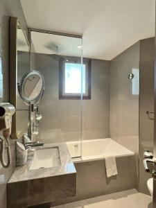 City Seasons Suites - 59