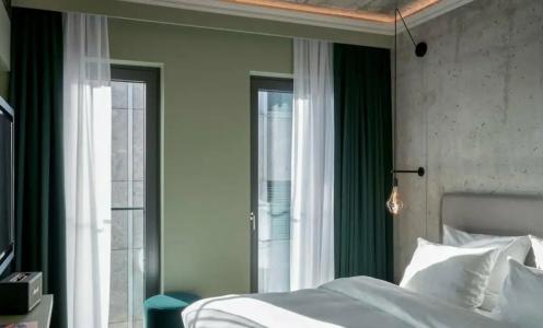 Gekko House Frankfurt, a Tribute Portfolio - 68