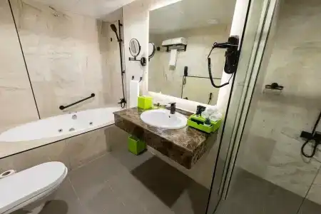 La Quinta by Wyndham Dubai Jumeirah - 70