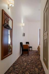 Three Crowns Residents - 54