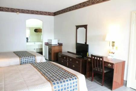 Texas Inn Downtown McAllen - 81