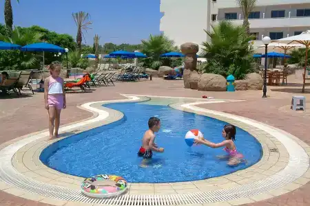 Nissiana & Bungalows - 4