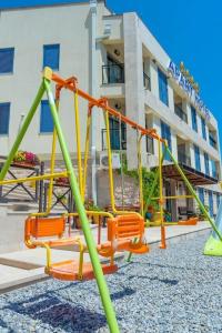 Apart M.S. KATUNJANIN - 67