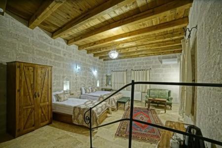 Risus Cave Suites - 22