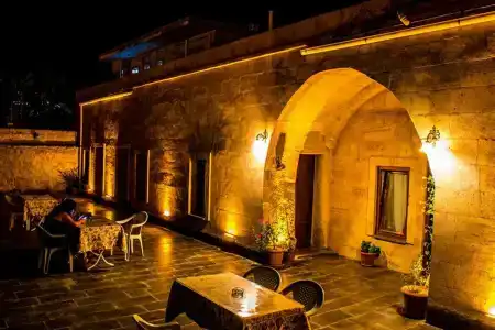 Falcon Cave Suites - 22