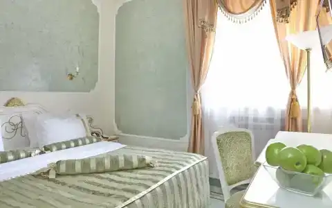 Queen's Astoria Design - 69