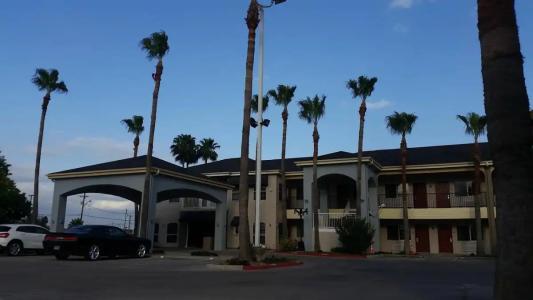 Texas Inn Downtown McAllen - 1