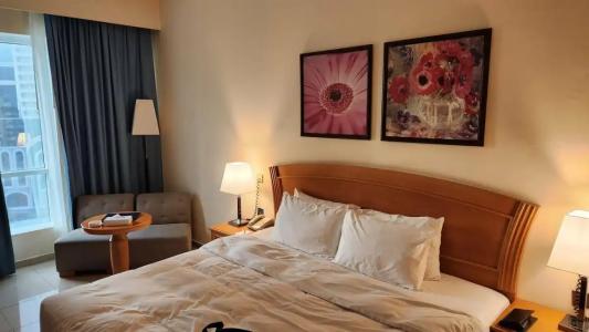 Golden Tulip Apartments - 90