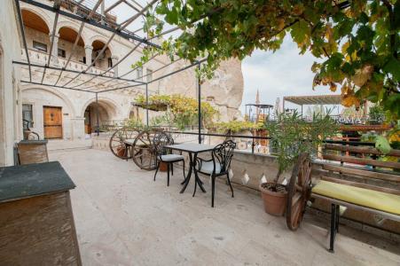 Roma Cave Suite - 80