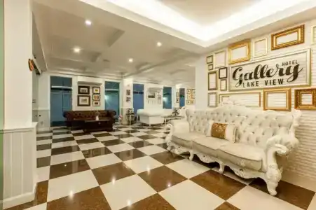 Gallery Lake View
