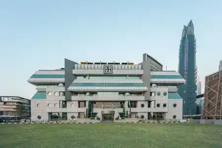 Leva and Suites, Mazaya Centre - 11