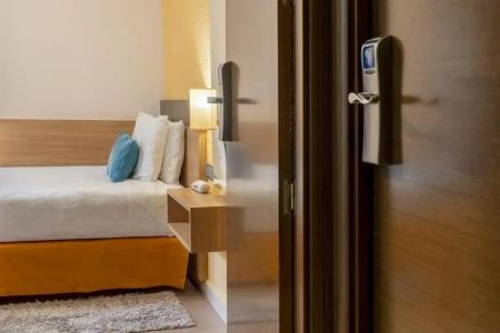 Hostal Ballesta - 8