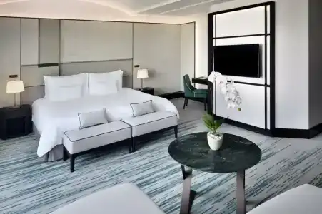 Address Montgomerie - 32