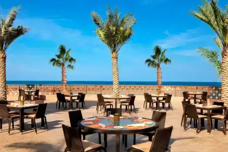 Sheraton Sharjah Beach Resort and Spa - 5