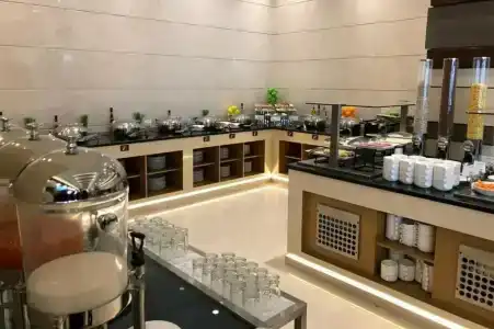 Golden Tulip Media - 85