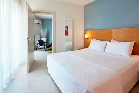 Med-Inn Boutique - 93