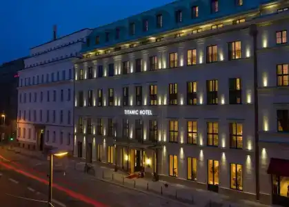 TITANIC Gendarmenmarkt Berlin - 57