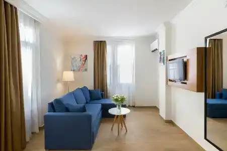 Comfort Suites - 1