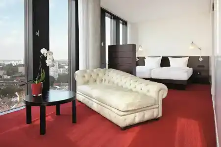 Empire Riverside - 26