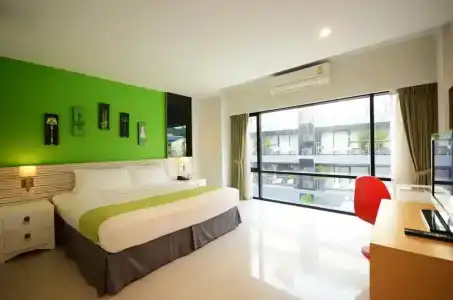 The Lantern Resorts Patong - SHA Extra Plus - 95