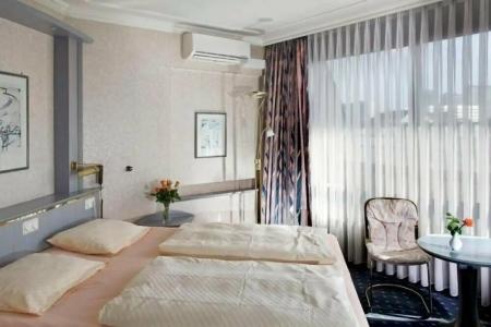 Senator Hamburg - 52