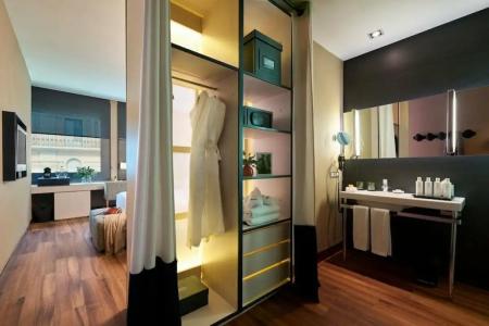 Grand Central, Small Luxurys - 9