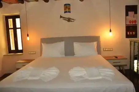 Odos Oneiron Boutique - 1