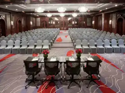 Mövenpick & Apartments Bur Dubai - 38