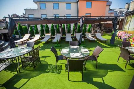 Cosmopolitan & Wellness - 58