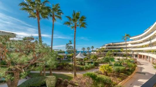 Holiday Inn Nice - Port St Laurent, an IHG - 41