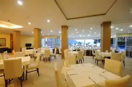 MARBAS SELECT BEACH , Adult Only 14 Plus - 77