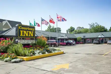 Courtesy Inn Downtown Eugene - 5