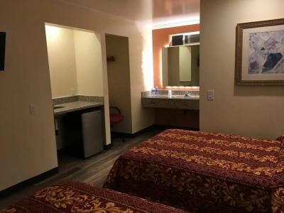 Lincoln Park Motel - 44