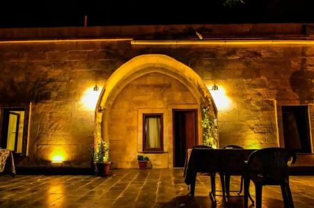 Falcon Cave Suites - 44