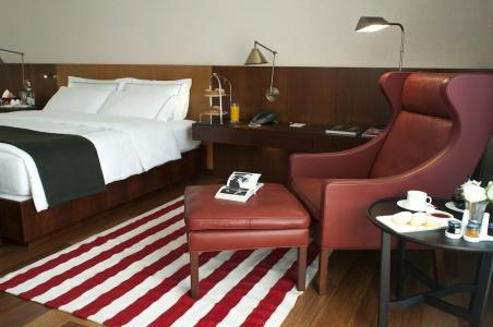 Square Nine Belgrade-The Leadings of The World - 35