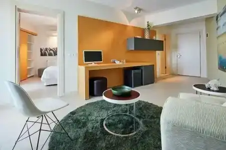 Med-Inn Boutique - 57