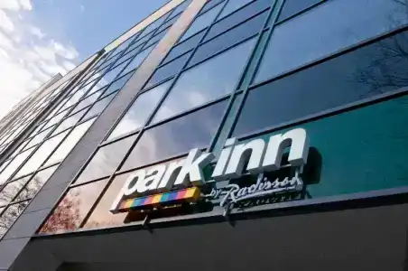 Park Inn By Radisson Budapest - 1