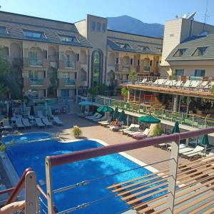 Ambassador Plaza - 50