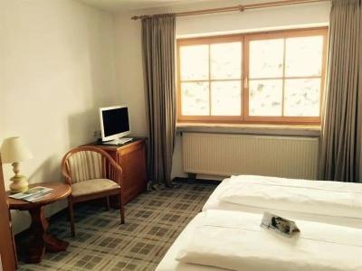 Blaue Gams ***S - 77