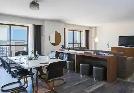 Renaissance Raleigh North Hills