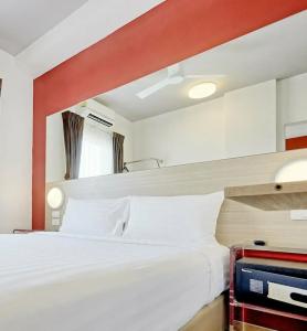 Red Planet Bangkok Asoke - SHA Extra Plus - 57